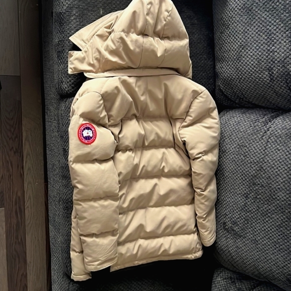 SOLD Canada goose jacket - Picture 2 of 3